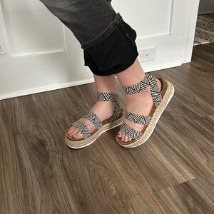 Steve Madden Kimmie platform espadrille sandals, lightly used